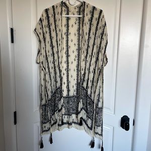 Green label black and cream cardigan, short sleeve, open sides